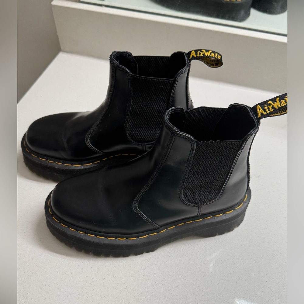 black doc martens platform Chelsea boot size 7
